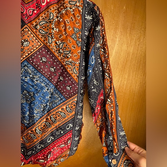 FARM Rio Multicolor Paisley Blouse - Picture 9 of 16